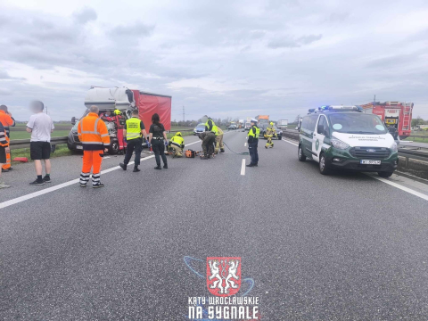 Ogromne utrudnienia na autostradzie A4. Bus uderzył w ciężarówkę. Autostrada w kierunku Katowic zablokowana - 3