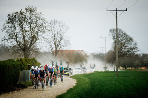 Mistrz Polski Norbert Banaszek wygrywa VeloBank Ślężański Mnich Bruki&Szutry - 0