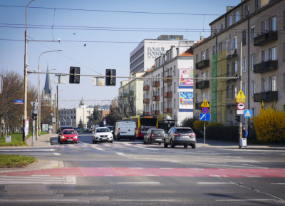 Ulica Gajowicka wciąż straszy dziurami i starymi szynami. Kiedy rozpocznie się remont?