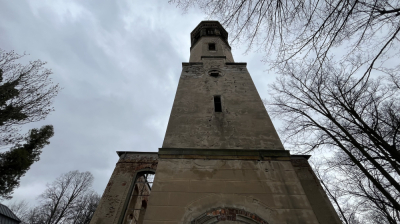 Dziś ruina, w przyszłości wieża widokowa? Chcą udostępnić XVIII-wieczny kości&oacute;ł dla zwiedzających