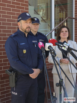 Policjanci z Głuszycy zainstalowali "domofon" dla mieszkańców Jedliny-Zdroju. Jak funkcjonuje taki system? - 1
