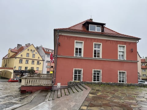 Nie będzie konsultacji społecznych dotyczących sprzedaży ratusza w Sobótce - 1
