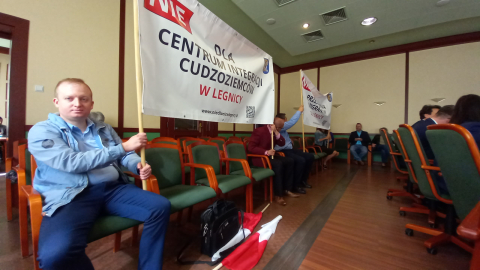 Legnica: Protest mieszkańców przeciwko Centrum Integracji Cudzoziemców. Petycję podpisało ponad 2 tysiące osób - 0
