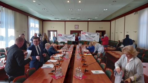 Legnica: Protest mieszkańców przeciwko Centrum Integracji Cudzoziemców. Petycję podpisało ponad 2 tysiące osób - 1