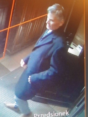 Niszczył samochody na Kozanowie? Policjanci z Wrocławia szukają tego mężczyzny - 0