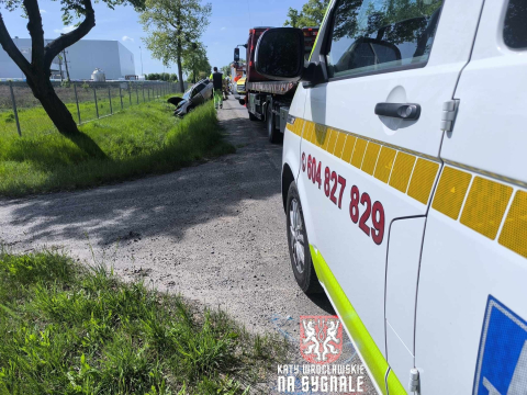 Duże utrudnienia na drogach. Wypadek i długi korek na S8 koło Oleśnicy [ZDJĘCIA] - 2