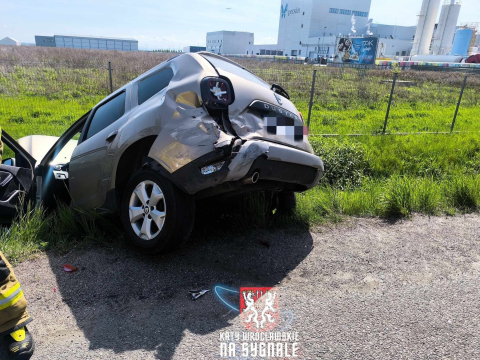 Duże utrudnienia na drogach. Wypadek i długi korek na S8 koło Oleśnicy [ZDJĘCIA] - 4