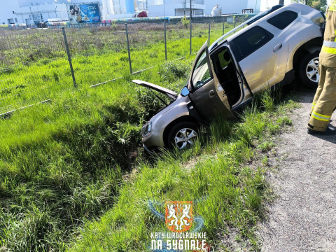 Duże utrudnienia na drogach. Wypadek i długi korek na S8 koło Oleśnicy [ZDJĘCIA] - 8