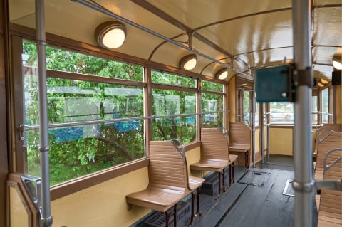 Poczuj się jak pasażer sprzed 100 lat. Zabytkowe tramwaje i autobusy wyjechały na ulice Wrocławia - 1