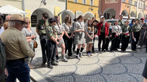 Jelenia Góra jest biało-czerwona. Mieszkańcy na Rynku wspólnie świętują Dzień Flagi [ZDJĘCIA] - 5