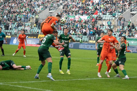 Śląsk Wrocław wygrywa derby z Zagłębiem Lubin i ciągle jest w grze o utrzymanie - 12