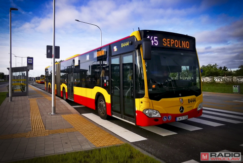 Buspas na Jagodno otwarty. Sprawdzamy sytuację na nowej trasie autobusowej [WIDEO] - 1