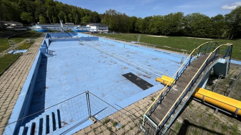 Jelenia Góra: Są środki na remont basenu przy Sudeckiej. Obecnie pływalnia straszy i odrzuca [ZDJĘCIA] - 5