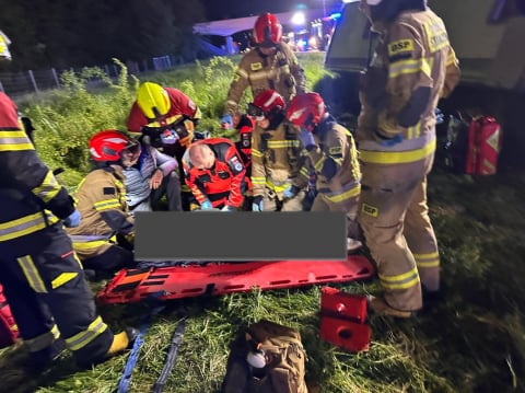 Wypadek autokaru z amerykańskimi żołnierzami na A4, są ranni! Na miejscu siedemnaście zastępów straży oraz śmigłowiec - 5