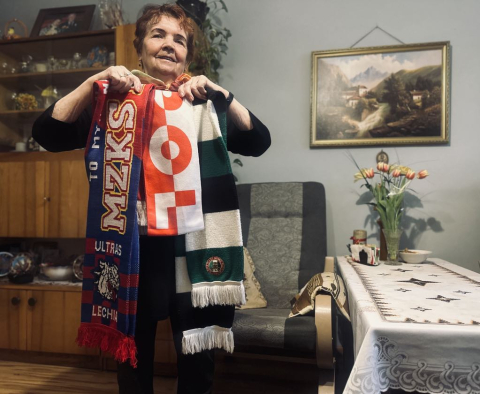 Ma 83 lata i jest jedną z najstarszych kibicek w Polsce. "Piłka na okrągło" [REPORTAŻ] - 1