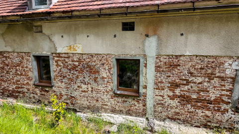 "Nie dam się zastraszyć". Podpalenie i wybite szyby u sołtys Starej Morawy. Chodzi o zbiorniki przeciwpowodziowe? - 2