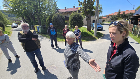 "Śmierdzi tak, że nie da się żyć". Mieszkańcy Stronia Śląskiego proszą o pomoc w sprawie oczyszczalni ścieków - 4