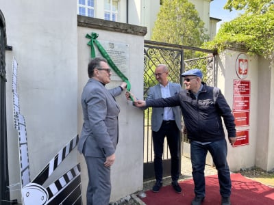 &bdquo;Najlepsze kasztany&hellip;&rdquo; mają swoją tablicę. Wrocław upamiętnia Klossa