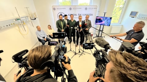 W Bolesławcu mają robota chirurgicznego. To pierwszy taki szpital powiatowy w Polsce! - 0