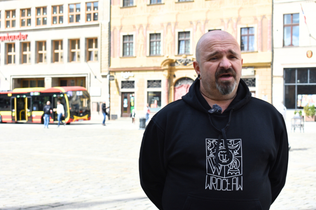 "Rzadko się zdarza, żeby ludzie dziękowali". Rozmawialiśmy z kierowcą MPK, który pomógł samotnemu 4-latkowi - Pan Ryszard Kowalski pomógł 4-latkowi, który sam jechał autobusem. Fot. Mirosława Kuczkowska