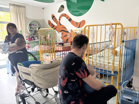Lekarze i pielęgniarki szukają domów dla dzieci pozostawionych w szpitalu. "Są (gdzieś) takie rodziny" [REPORTAŻ] - 3