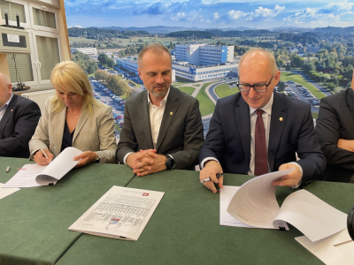 Staże, praktyki i wsp&oacute;lne projekty. Politechnika Wrocławska będzie wsp&oacute;łpracować ze szpitalem z Jeleniej G&oacute;ry
