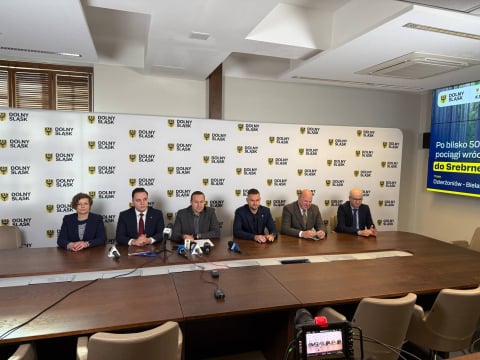 Kolej wraca do Srebrnej Góry! Mieszkańcy czekali na nią pół wieku. Koszt inwestycji to ponad 40 mln złotych - 0