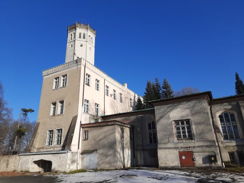 Pałac w Mysłakowicach zostanie ponownie wystawiony na sprzedaż. Może kosztować miliony złotych - 2