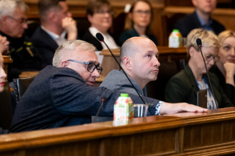 Prezydent Wrocławia Jacek Sutryk otrzymał wotum zaufania oraz absolutorium. Jak głosowali radni? [ZDJĘCIA] - 18