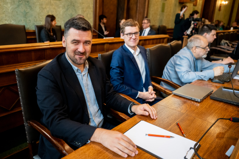 Prezydent Wrocławia Jacek Sutryk otrzymał wotum zaufania oraz absolutorium. Jak głosowali radni? [ZDJĘCIA] - 20