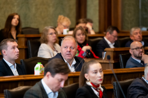 Prezydent Wrocławia Jacek Sutryk otrzymał wotum zaufania oraz absolutorium. Jak głosowali radni? [ZDJĘCIA] - 1