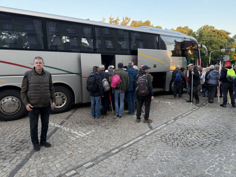 "Trzeba przeciwstawić się temu wszystkiemu". Zwolennicy Karola Nawrockiego wyjeżdżąją do Warszawy na Marsz za Polską - 1