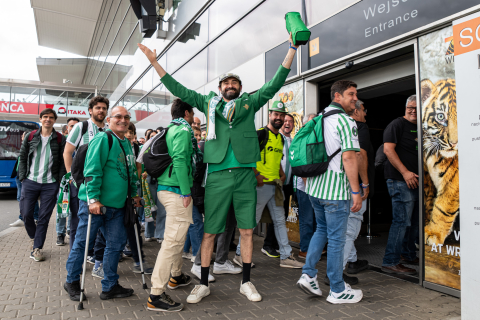 Ostatnie chwile przed finałem. Coraz więcej kibiców w całym Wrocławiu [ZDJĘCIA] - 8