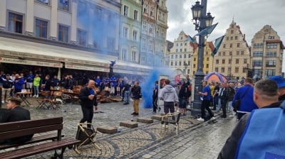 Kolejne zamieszki w Rynku. Napięta atmosfera przed finałem Ligi Konferencji [WIDEO]