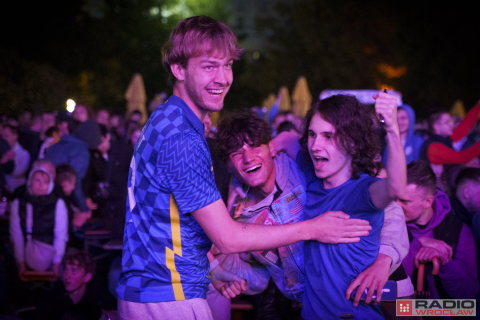 Chelsea wygrywa z Realem Betis! Zobaczcie zdjęcia spod stadionu i ze strefy kibica [GALERIA] - 28
