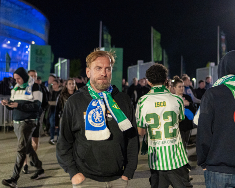 Finał Ligi Konferencji zakończony! Kibice Betisu jako pierwsi opuścili stadion. Część z nich od razu jedzie na lotnisko - 15