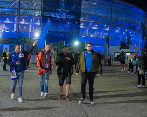 Finał Ligi Konferencji zakończony! Kibice Betisu jako pierwsi opuścili stadion. Część z nich od razu jedzie na lotnisko - 4