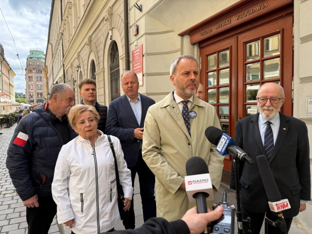 Politycy PiS-u apelują o poparcie dla Karola Nawrockiego. "Walczymy o Polskę normalną" - Politycy PiS-u apelują o poparcie dla Karola Nawrockiego. Fot. Mateusz Florczyk