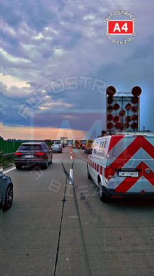 Wypadek na autostradzie A4. Dwie osoby ranne, duże utrudnienia w okolicy Wrocławia [ZDJĘCIA] - 0