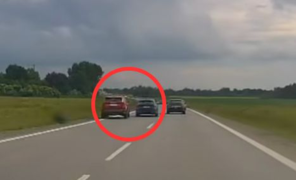 Co oni robią?! Szokujące nagranie ze Wschodniej Obwodnicy Wrocławia [WIDEO] - Bardzo niebezpieczna sytuacja na Wschodniej Obwodnicy Wrocławia. Fot. Pojazdy Służb Mundurowych (Facebook)