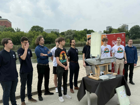 PassAtem przez Atlantyk. Wrocławscy studenci zbudowali bezzałogową łódź, która ma pokonać ocean - 1
