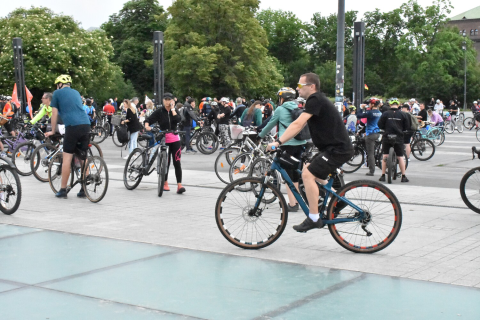 Rowerzyści opanowali Wrocław. Wielki peleton przejechał ulicami miasta - 7