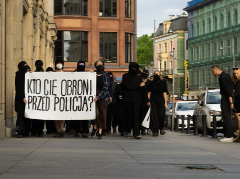 "Policja atakuje, Wrocław protestuje". Echa interwencji mundurowych przy eksmisji emerytki. Mamy odpowiedź służb - 2