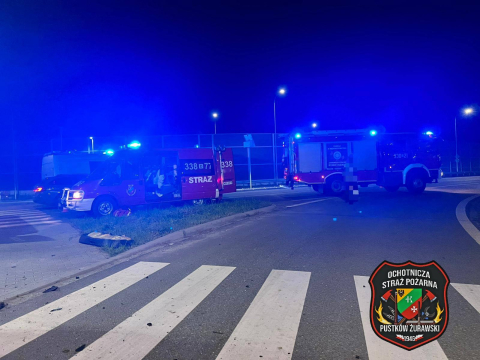 Dachowanie na drodze krajowej pod Wrocławiem. Kierowca trafił do szpitala [ZDJĘCIA] - 0