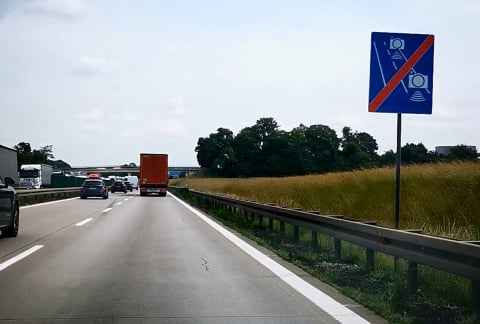 Żółte kamery bezwzględne dla kierowców we Wrocławiu! Na tych skrzyżowaniach i odcinkach na Dolnym Śląsku sypie się najwięcej mandatów - 11