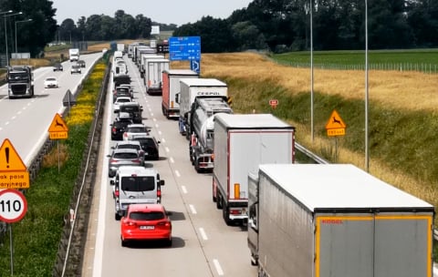 Żółte kamery bezwzględne dla kierowców we Wrocławiu! Na tych skrzyżowaniach i odcinkach na Dolnym Śląsku sypie się najwięcej mandatów - 13