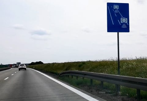 Żółte kamery bezwzględne dla kierowców we Wrocławiu! Na tych skrzyżowaniach i odcinkach na Dolnym Śląsku sypie się najwięcej mandatów - 2