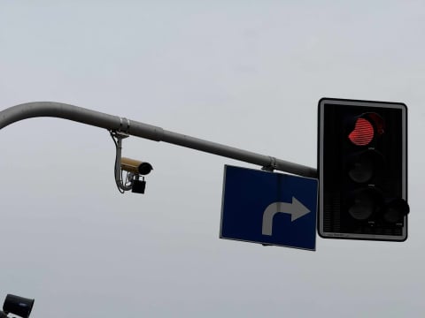 Żółte kamery bezwzględne dla kierowców we Wrocławiu! Na tych skrzyżowaniach i odcinkach na Dolnym Śląsku sypie się najwięcej mandatów - 3