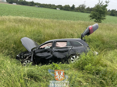 Trzy samochody w rowie, kilku rannych. Karambol na Wschodniej Obwodnicy Wrocławia