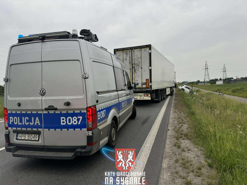 Trzy samochody w rowie, kilku rannych. Karambol na Wschodniej Obwodnicy Wrocławia [ZDJĘCIA] - 0